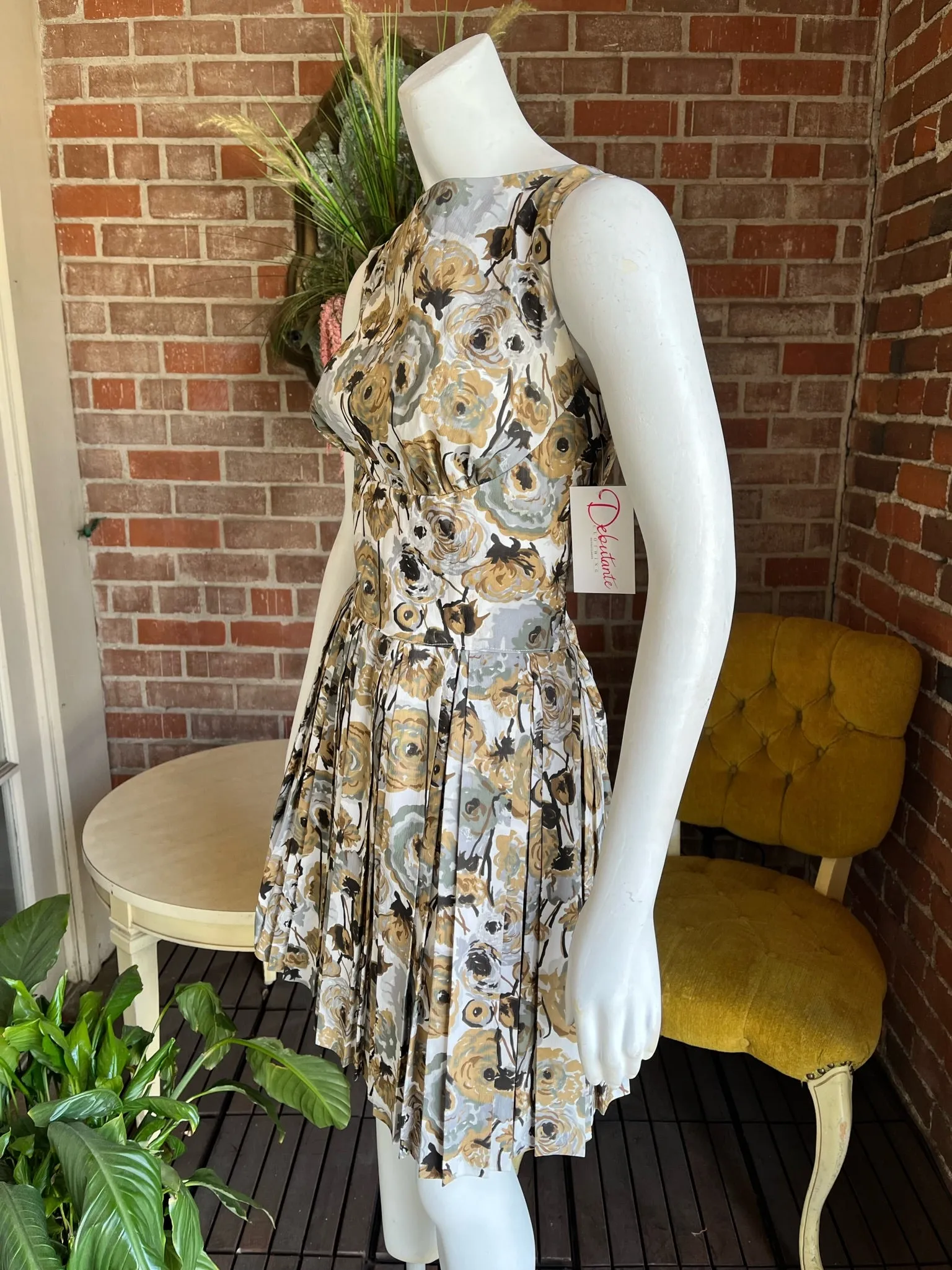 1960s Fall Florals Pleats Dress