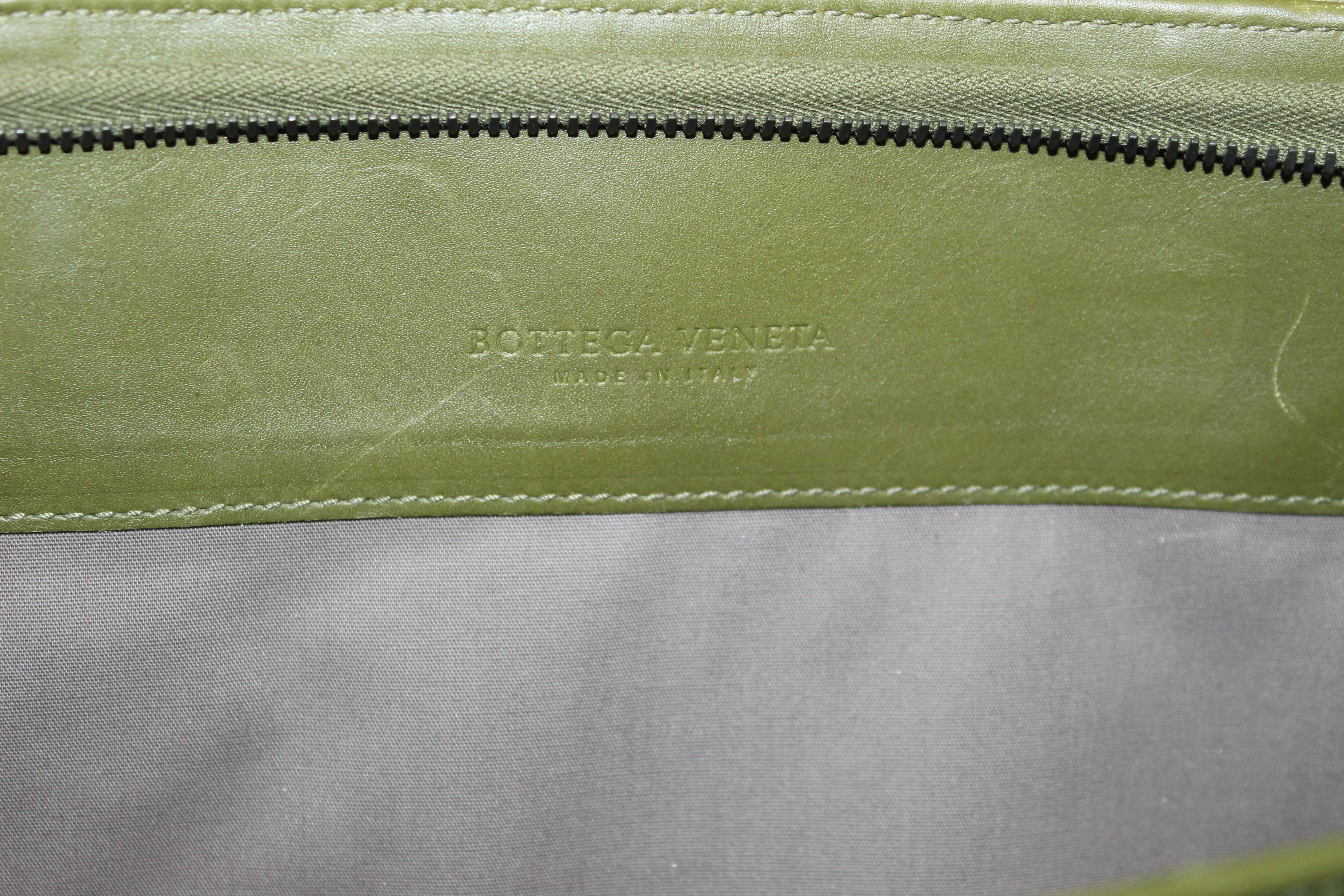 Authentic Bottega Veneta Green Intrecciato Calfskin Leather Briefcase