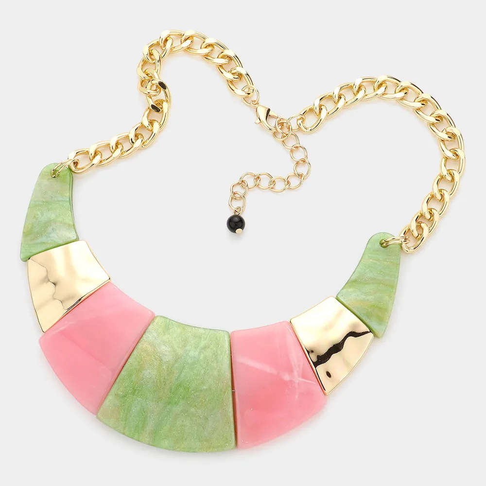 Camouflage Marble Print Resin Curved Bib Necklace Set