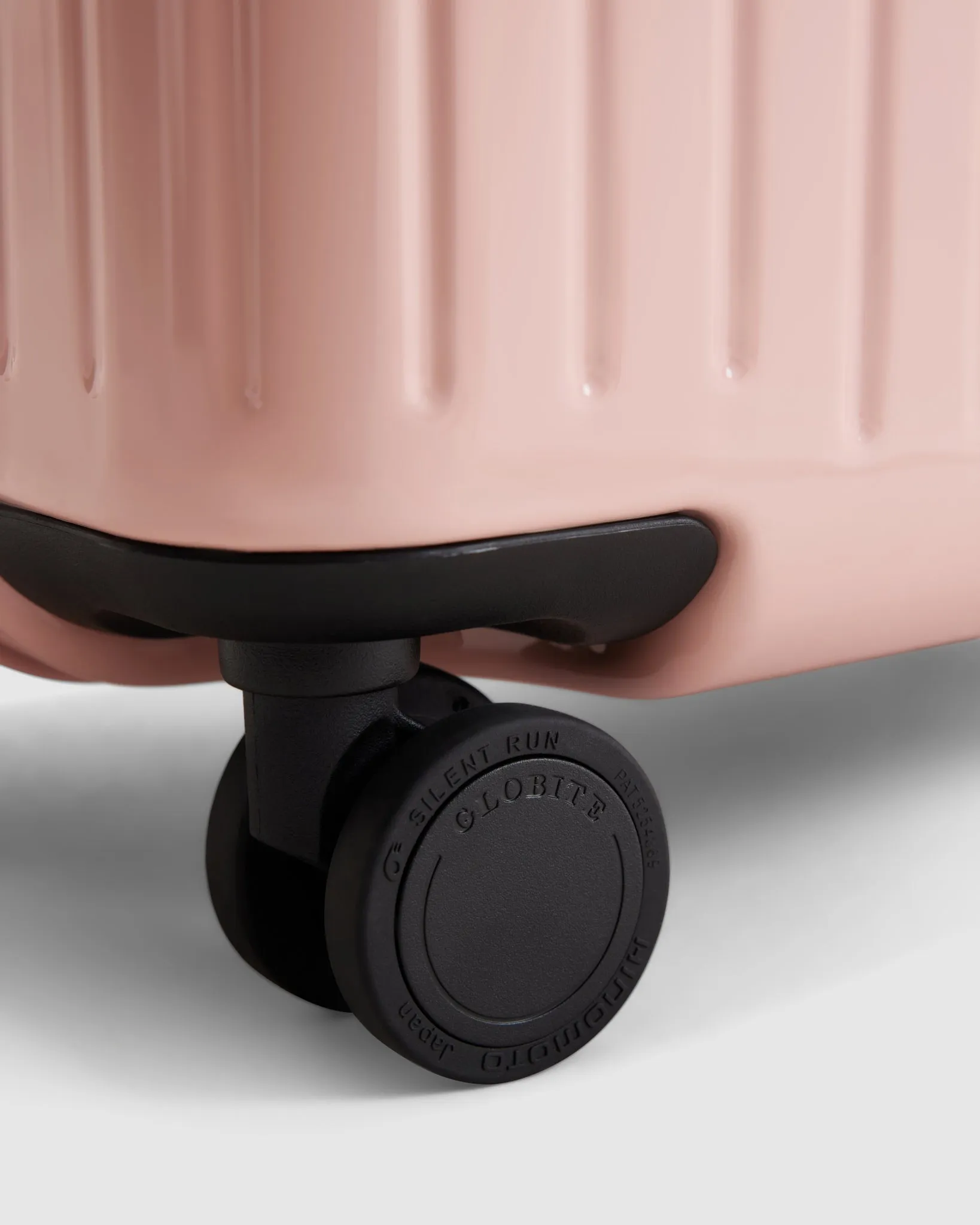 Carry On Expandable Suitcase - Whisper Pink