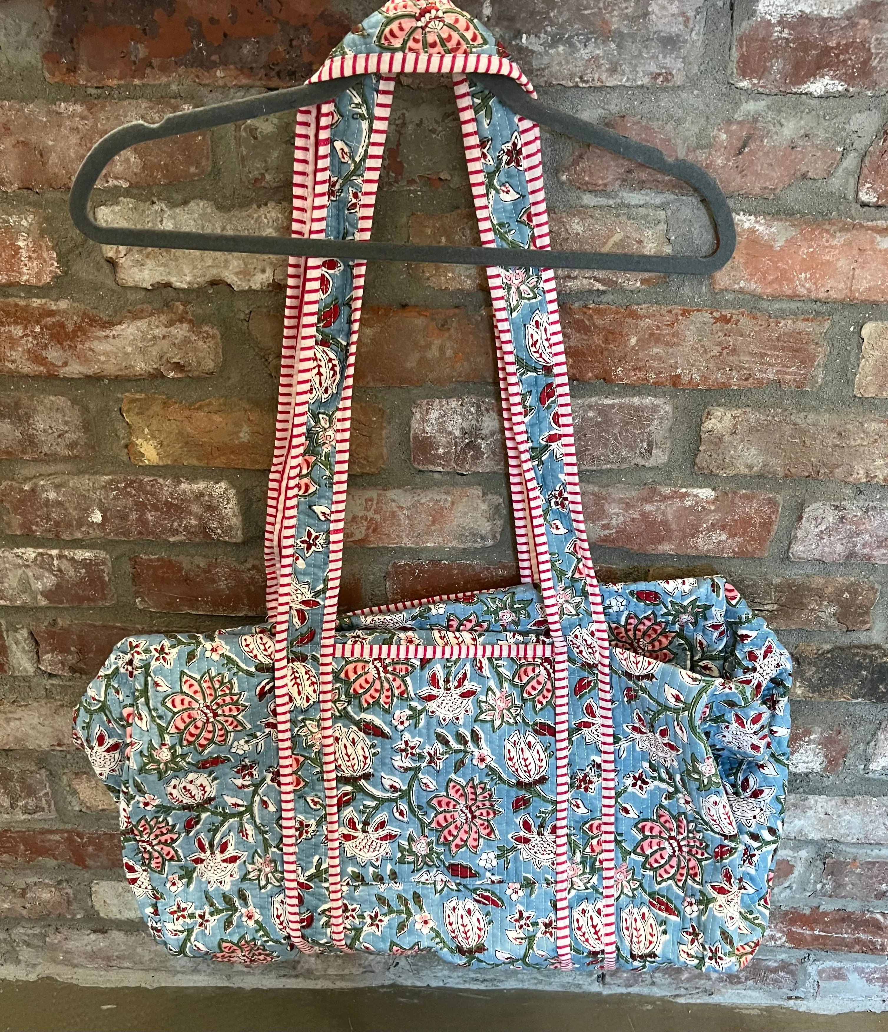 Farylina Mixed Floral Print Quilted Duffel Bag in Blue Pink Red