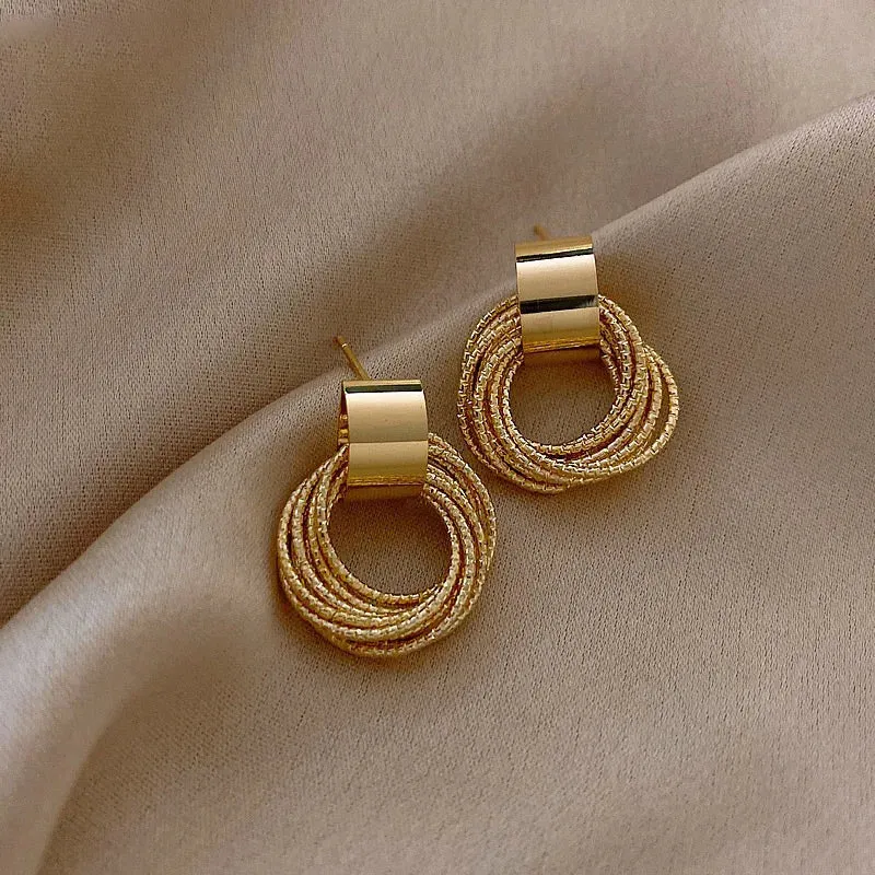 Fashion Korean Metal Elegant Hoop Earring Woman 2022 New Vintage Geometric Statement Earrings Jewelry Brincos Gift