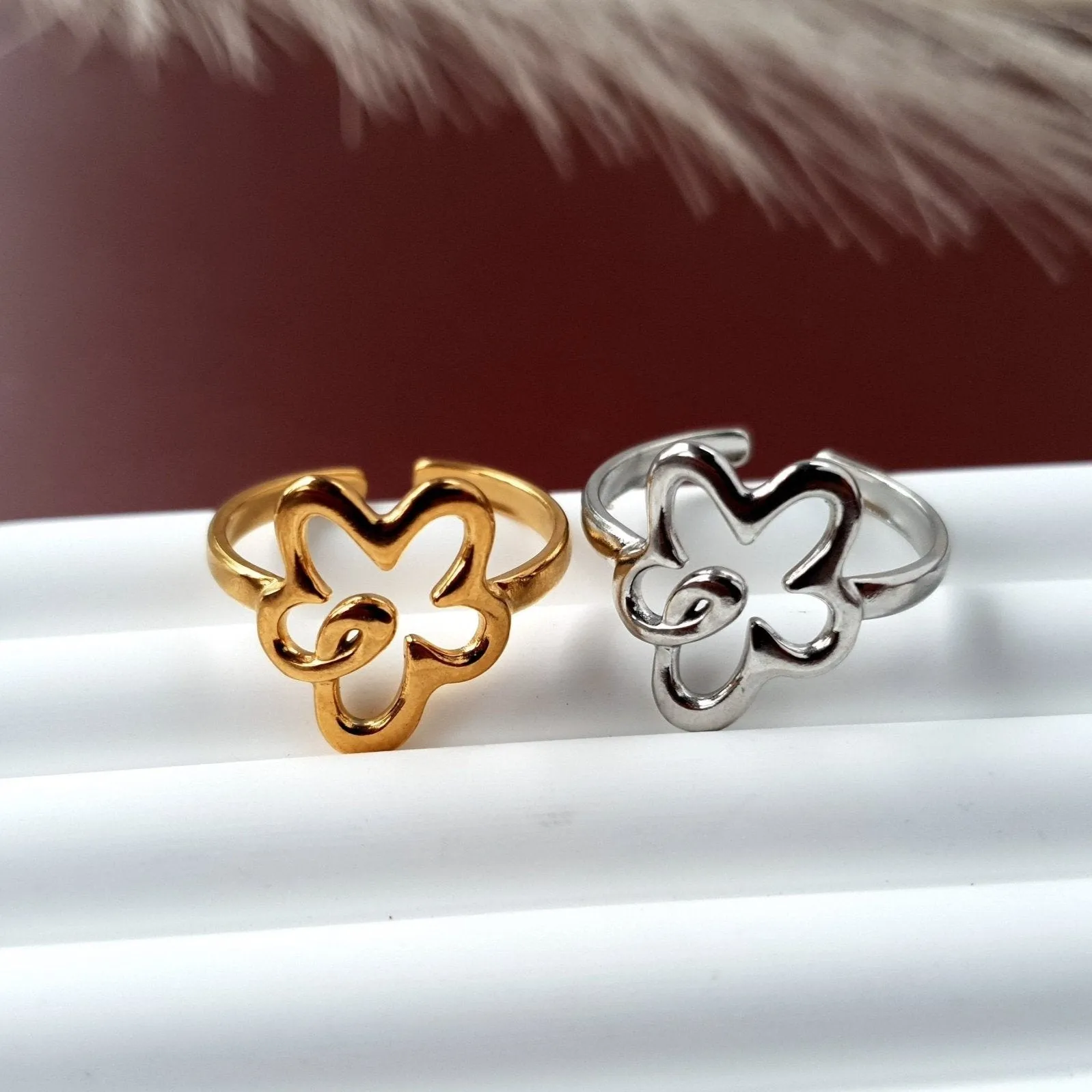 Flower power adjustable ring