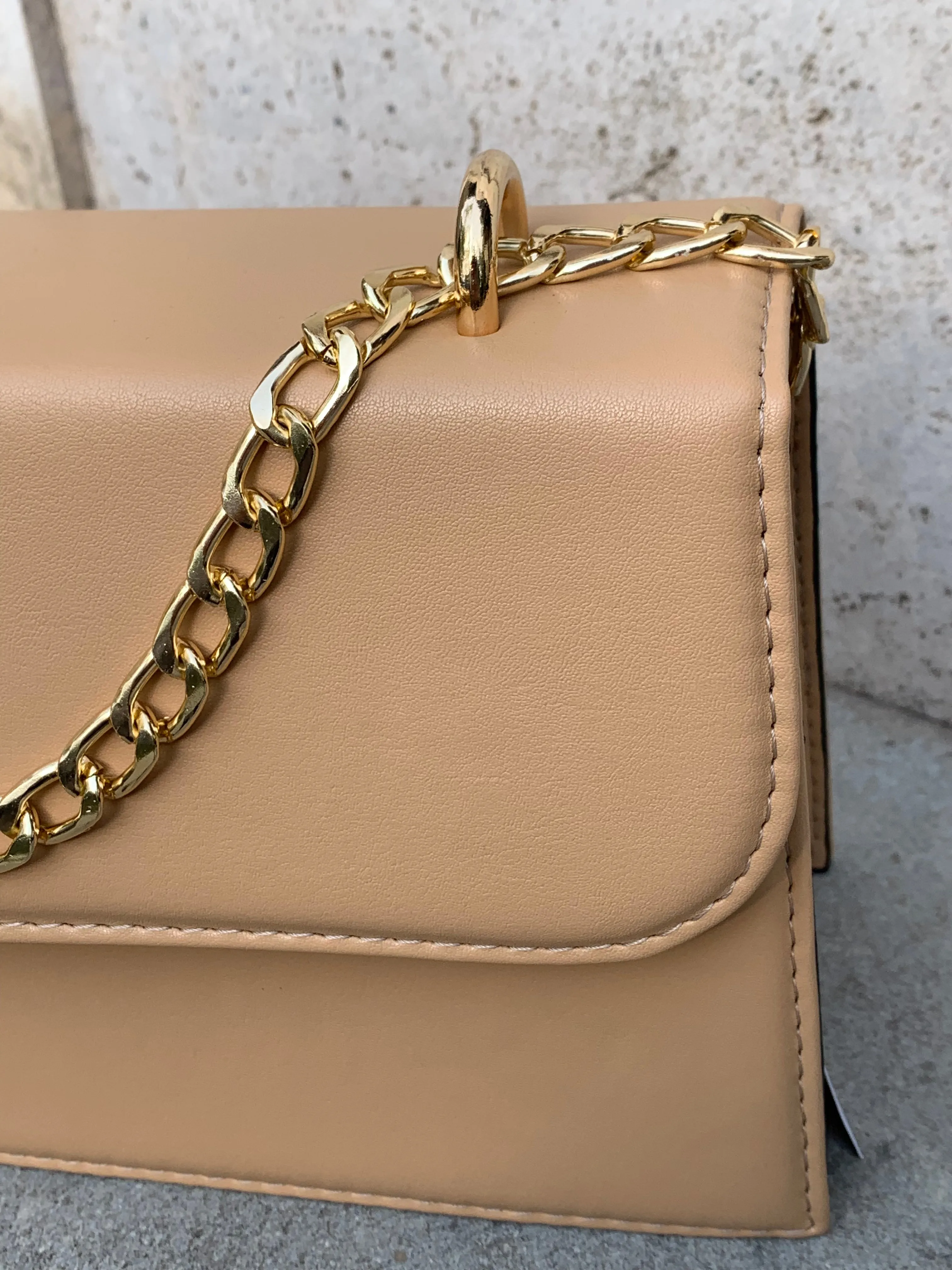 Leather chain handbag