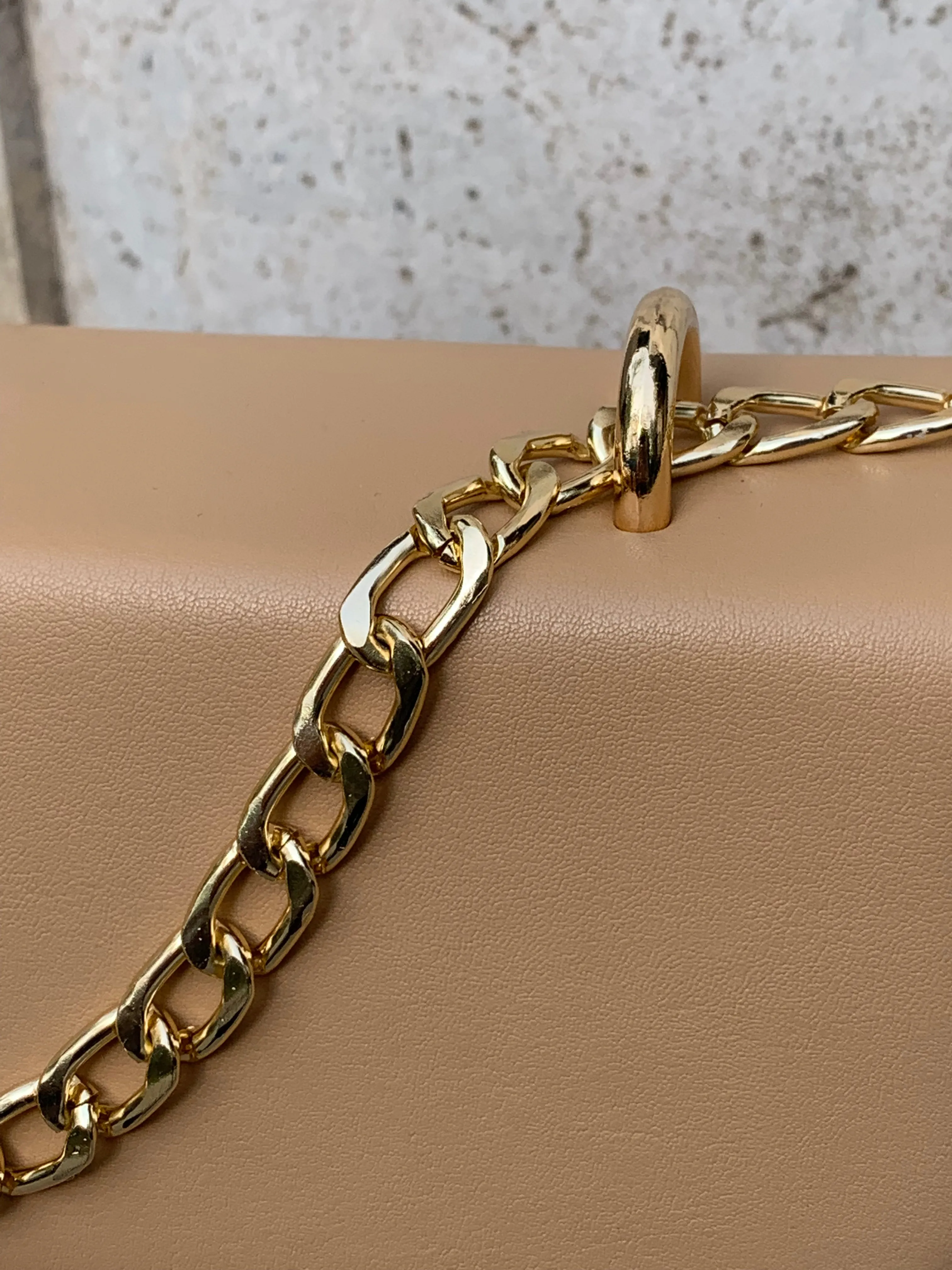 Leather chain handbag