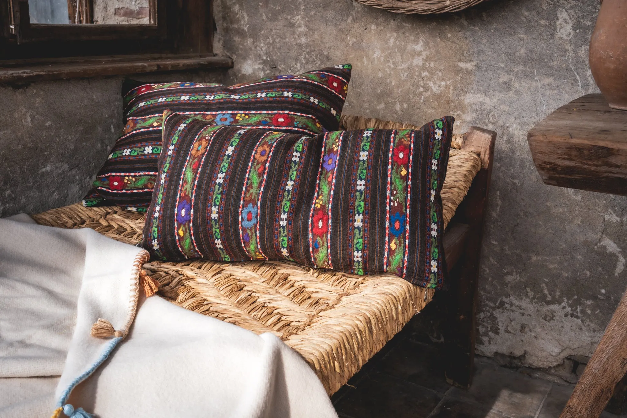 Pillow: Artifact textile, handwoven in Romania - P411