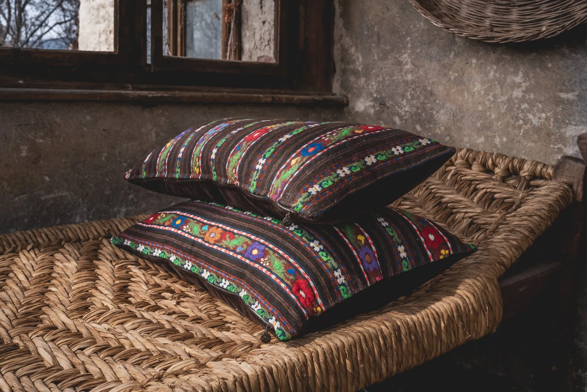 Pillow: Artifact textile, handwoven in Romania - P411