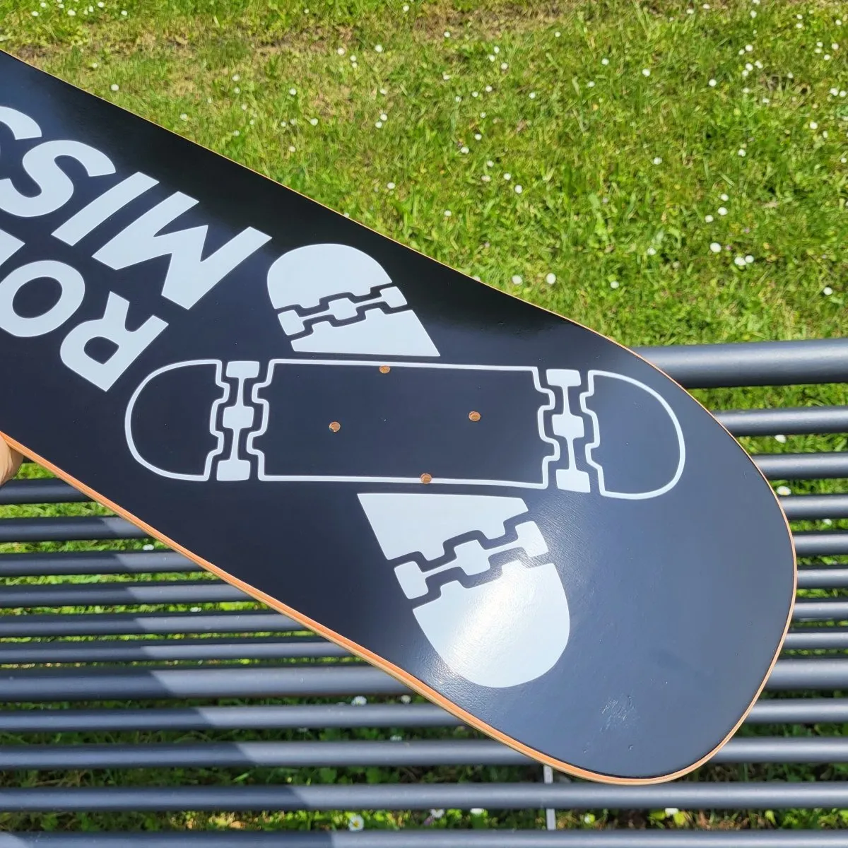 Rollbrett Mission Black Bomber Shape Deck 8.8"