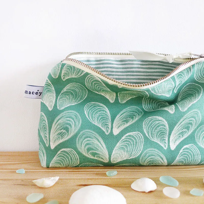 Sea Green Mussels Mid Pouch