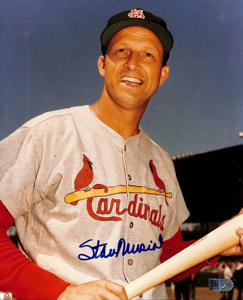 Stan Musial Signed 8x10 (AIV AA18390)