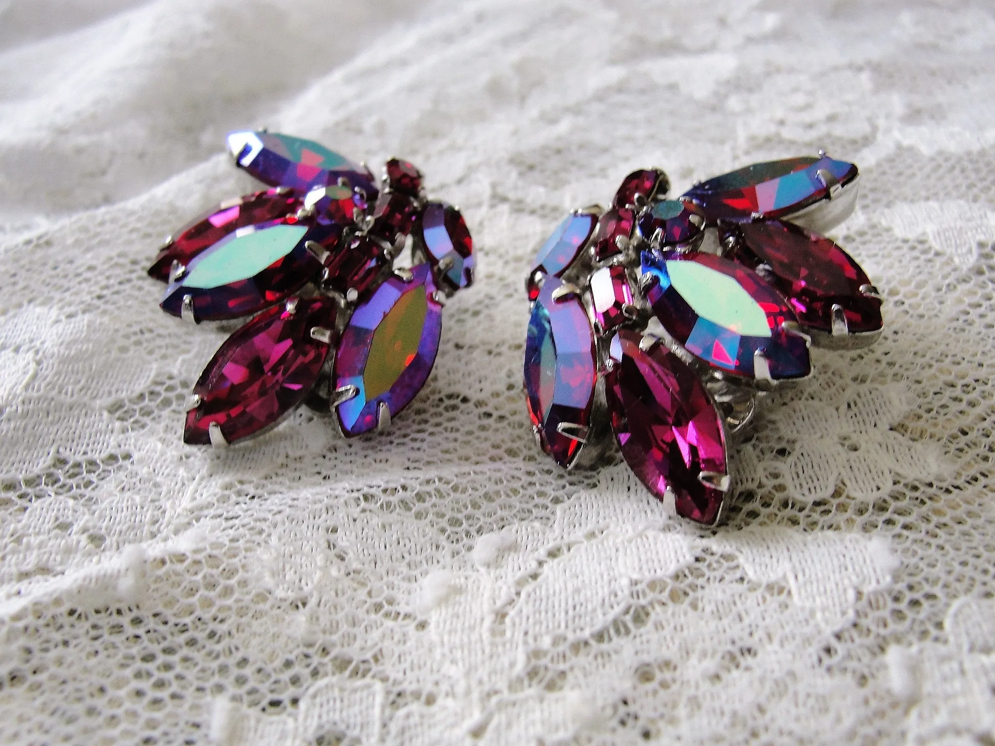 VINTAGE 50s SHERMAN Signed Earrings,Fuchsia Pink Aurora Borealis Earrings,Navette Rhinestone ClipOn Sherman Earrings,Collectible Jewelry